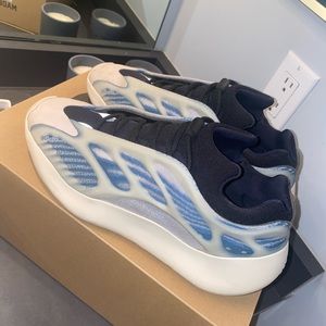 COPY - Adidas Yeezy 700 V3 “Kyanite” size 12
